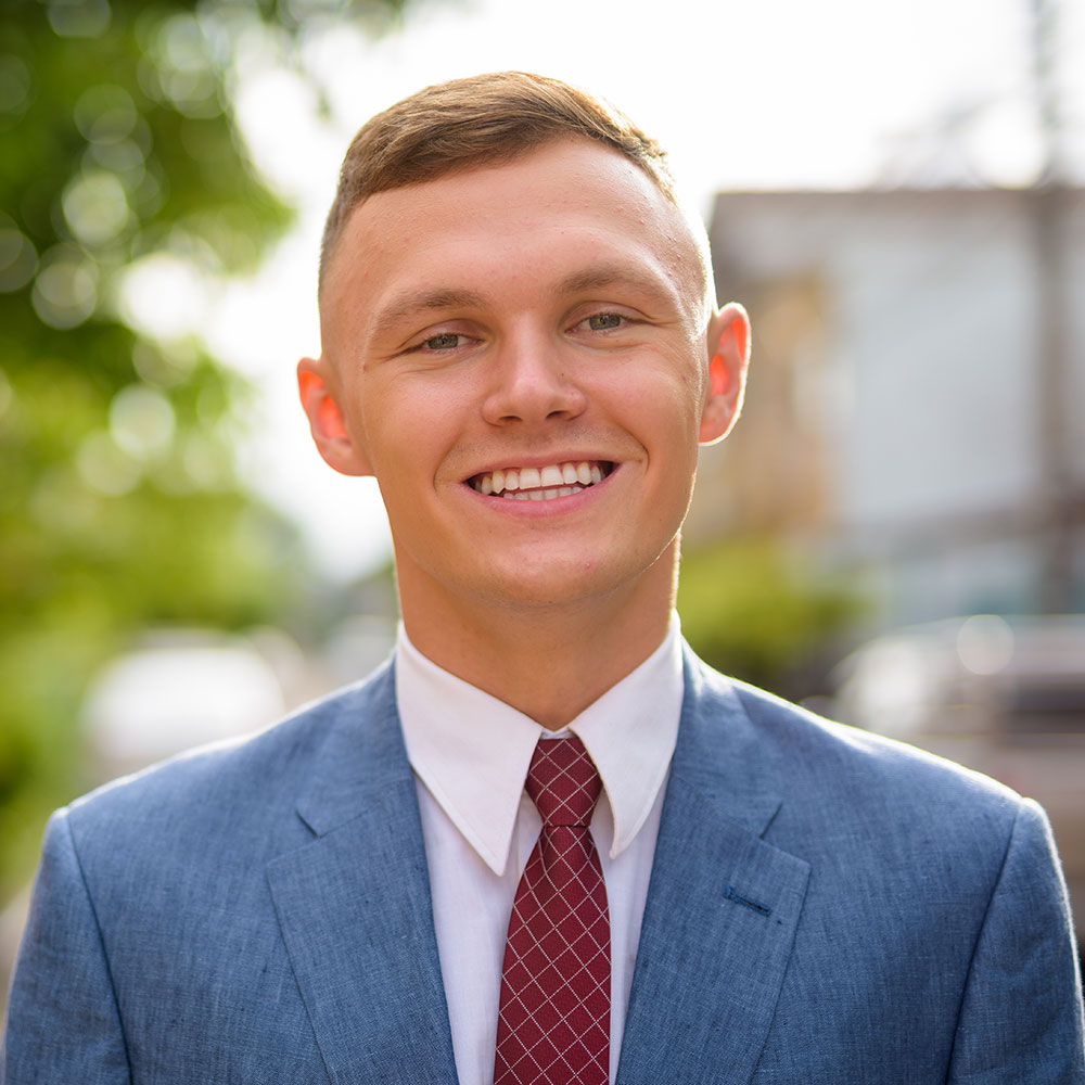 portrait of young businessman in the streets outdo ecxn8fs 1.jpg